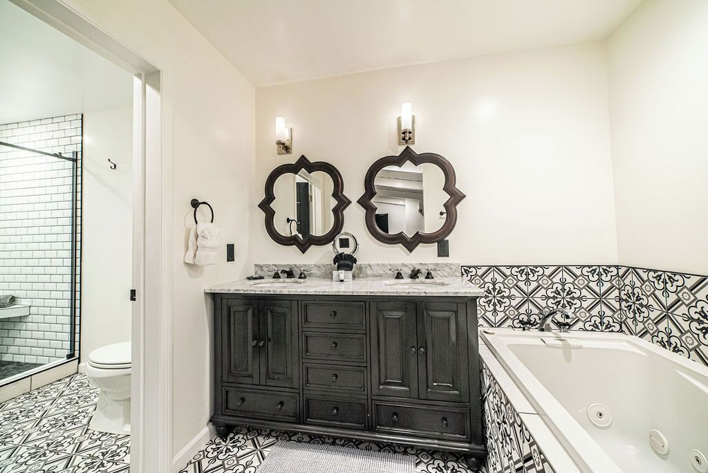 Jetted tub, hair dryer, towels, soap