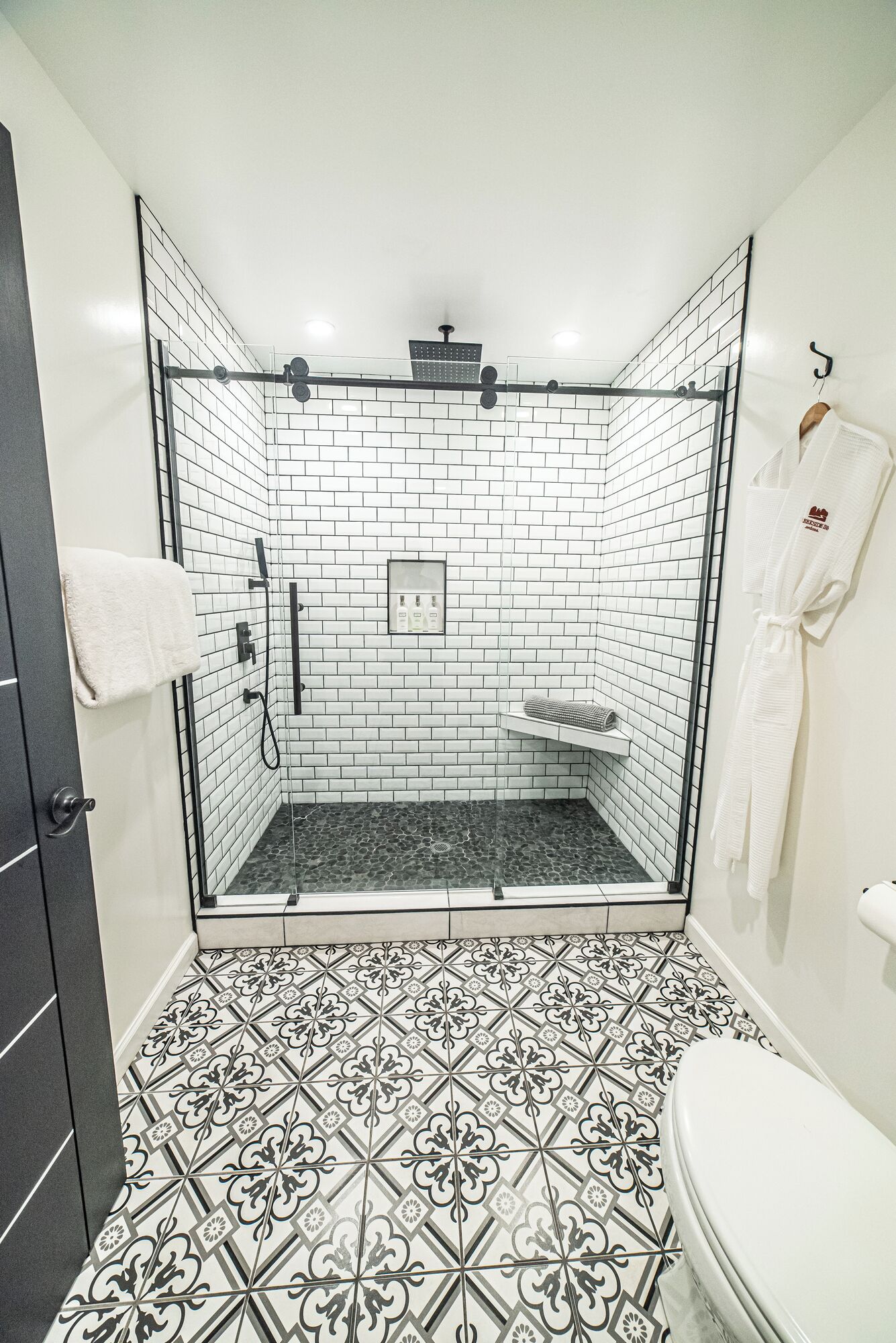 Shower, jetted tub, hair dryer, towels