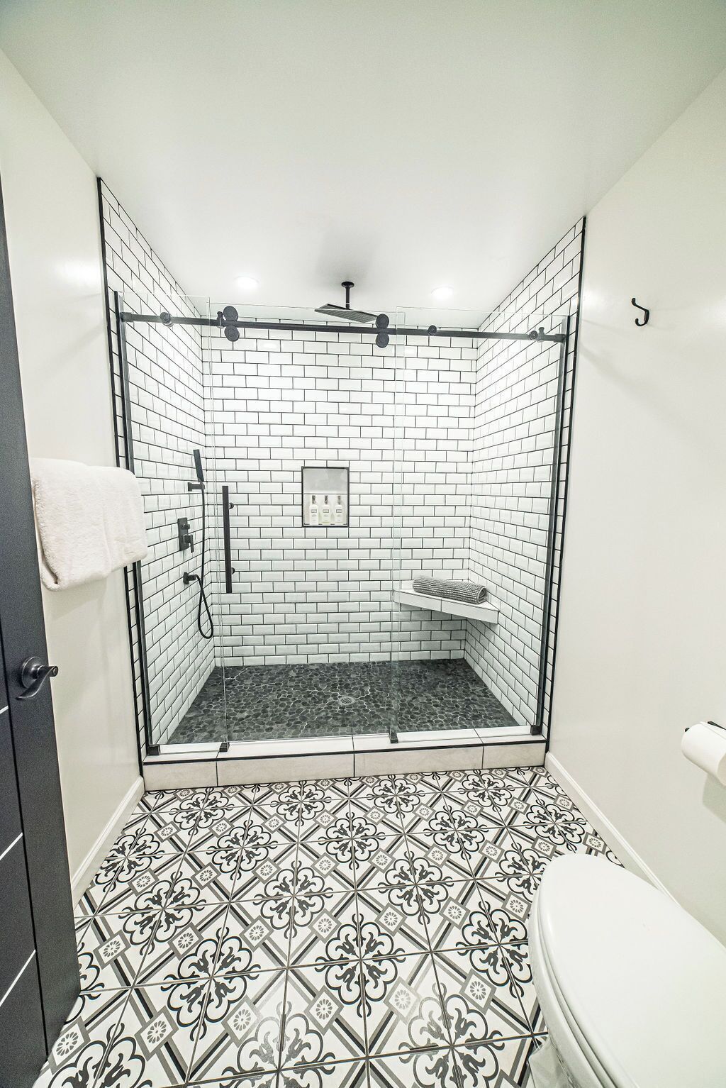 Jetted tub, hair dryer, towels, soap