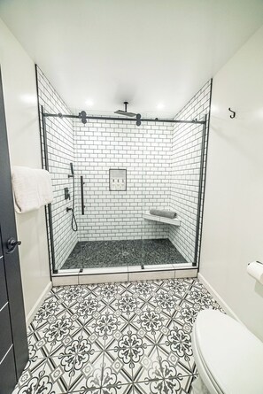 Bathroom - Stylish Creekside Hideaway- Black and White Suite w/ Jacuzzi Tub & Wood Fire (Sedona)