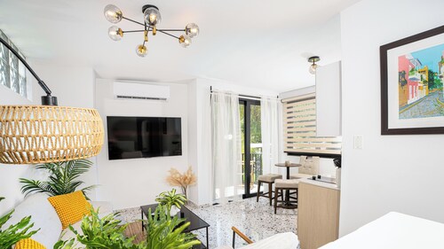 Saeside Sanctuary: Bright& Airy 2BR