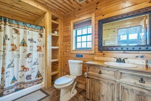 Family Cabin, Pets allowed | Bathroom