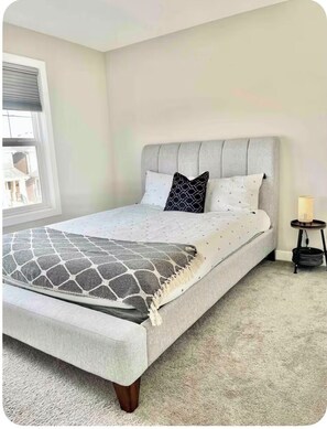 Room - Beautiful Spacious Family Home Near YYC Airport (Calgary)