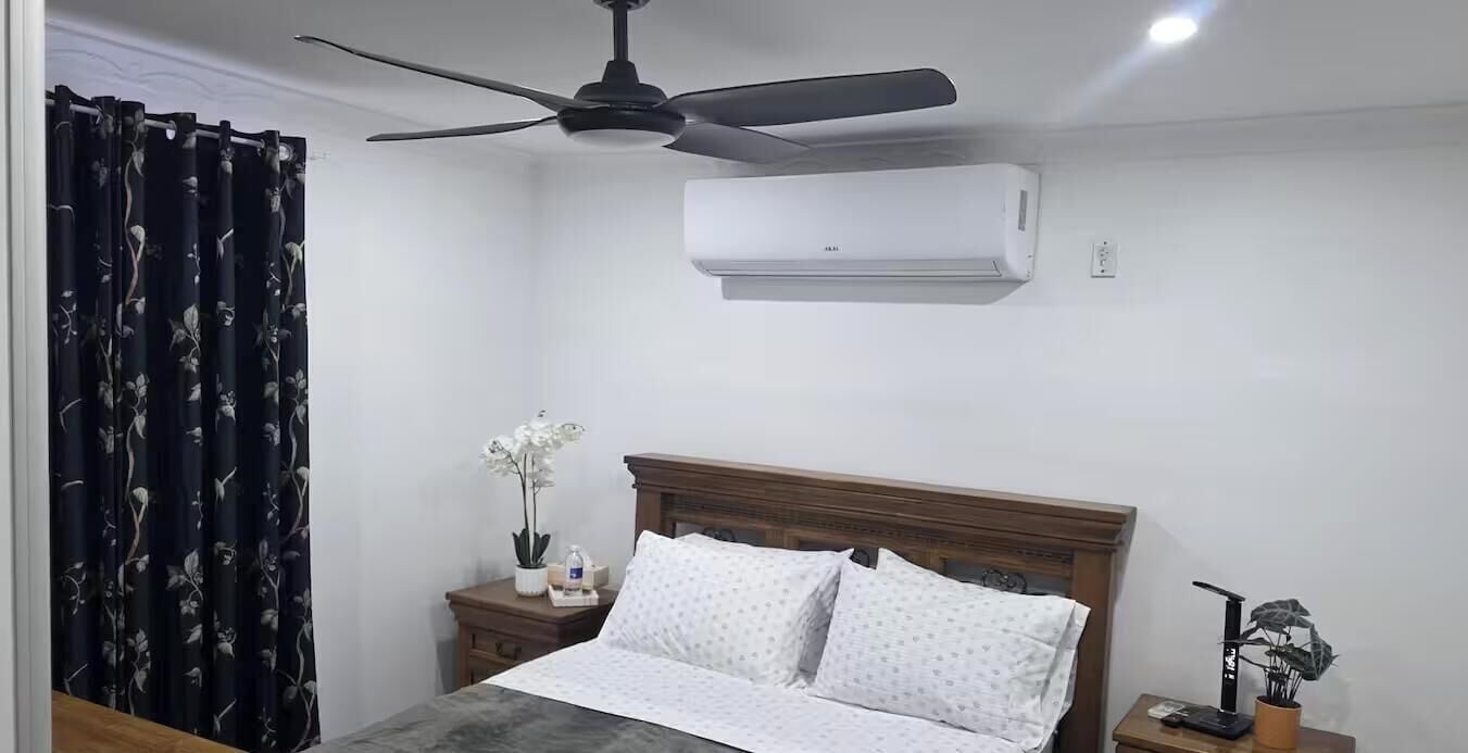 3 bedrooms, iron/ironing board, WiFi, bed sheets