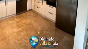 Uklassifisert bilde, 3 av 4, knapp