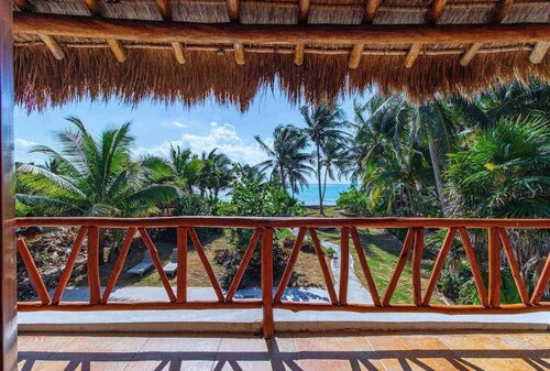 Oceanfront Private house with Pool in Tulum