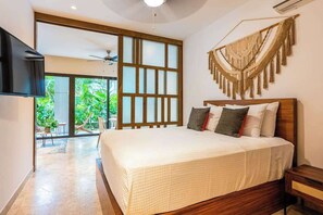 Iron/ironing board, WiFi, bed sheets - Modern 1BR Condo - Rooftop Pool & Gym (Playa del Carmen)