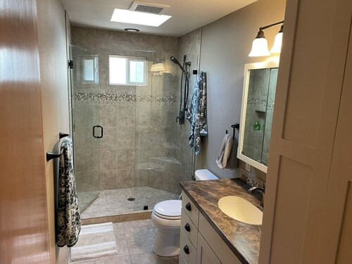 Cozy 2-bedroom Wenatchee view house close to town