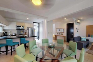 Interior - Playa del Carmen 3BR Villa | Pool, Gym & Balcony (Playa del Carmen)
