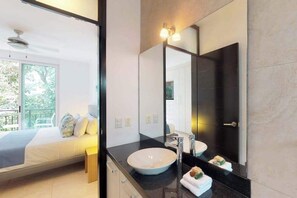 Iron/ironing board, WiFi, bed sheets - Playa del Carmen 3BR Villa | Pool, Gym & Balcony (Playa del Carmen)