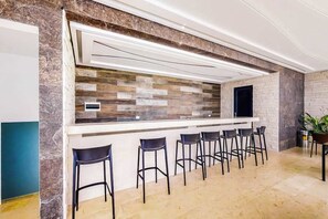 Bar (on property) - Perfect Place 211 | Studio, Rooftop Pool & Gym (Playa del Carmen)