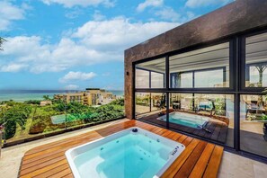 Outdoor spa tub - Perfect Place 211 | Studio, Rooftop Pool & Gym (Playa del Carmen)