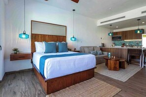 Iron/ironing board, WiFi, bed sheets - Playacar Studio | 4 Pools, Gym, AC & WiFi (Playa del Carmen)