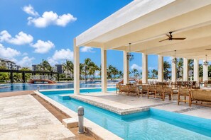 Pool - MAREAZUL 516N | Beachfront 3BR Condo | Playa (Playa del Carmen)