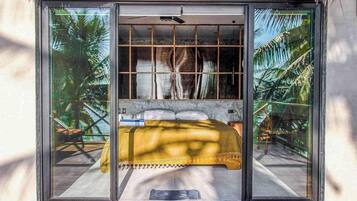 7 bedrooms, iron/ironing board, internet, bed sheets