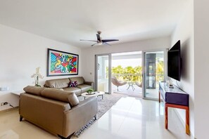 TV - Mareazul Beachfront 2BR | Pool & Sea Views (Playa del Carmen)