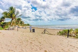 Beach - Mareazul Beachfront 2BR | Pool & Sea Views (Playa del Carmen)