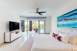 2 bedrooms, iron/ironing board, WiFi, bed sheets - Mareazul Beachfront 2BR | Pool & Sea Views (Playa del Carmen)