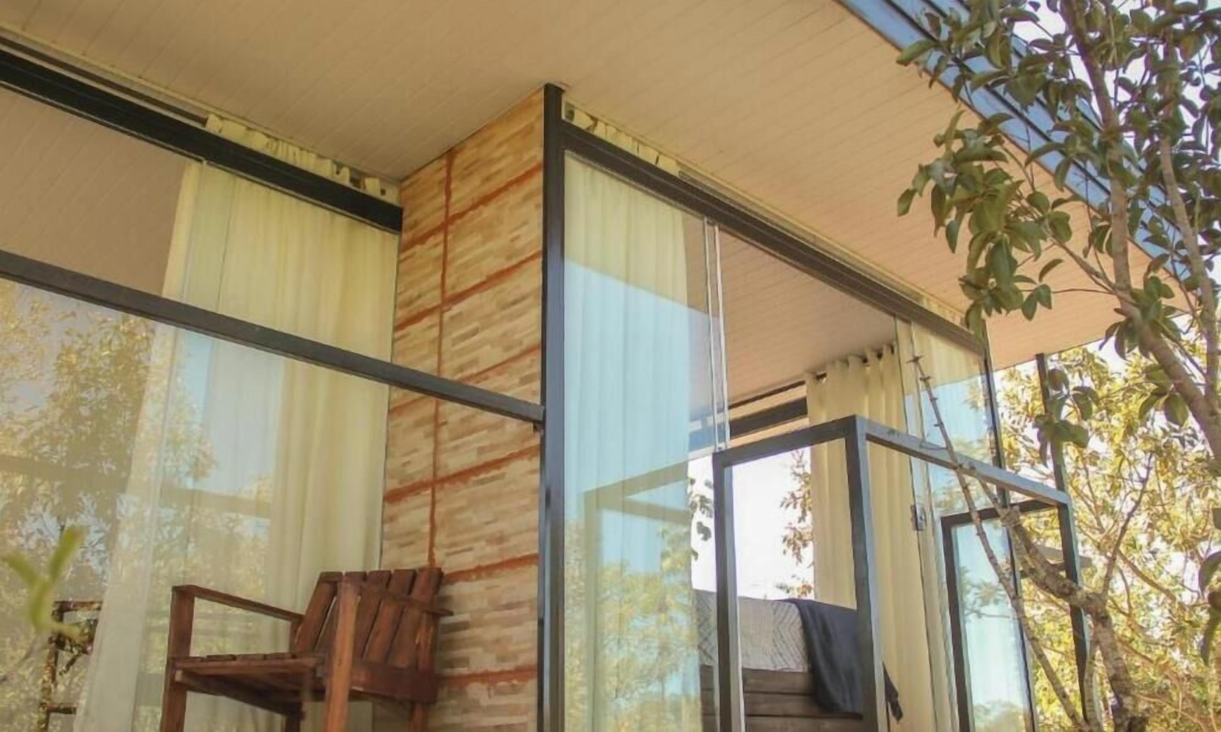 Chambre double, balcon, vue sur le jardin | Terrain de l’hébergement 