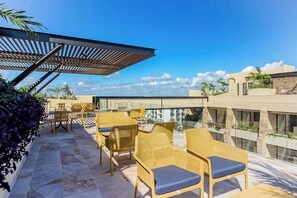 Terrace/patio - Chic studio in Playa Centro, rooftop pool & gym (Playa del Carmen)