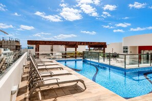Pool - Playa 1BR Condo: Rooftop Pool, Steps to 5th Ave (Playa del Carmen)