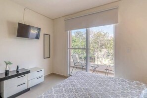 Iron/ironing board, Internet, bed sheets - 3BR Villa - Playa del Carmen - Pool - Sleeps 7 (Playa del Carmen)