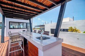 Outdoor dining - Playa del Carmen Condo - Rooftop Pool - Balcony (Playa del Carmen)