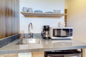 Interior - Stylish Studio near Akumal - Rooftop Pool & WiFi (Akumal)