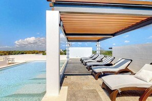 Pool - Stylish Studio near Akumal - Rooftop Pool & WiFi (Akumal)