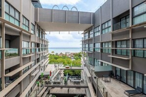Property grounds - Ocean-View Condo - Rooftop Infinity Pool & WiFi (Playa del Carmen)