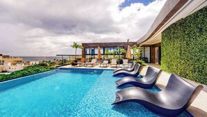 Unclassified image, 4 of 30, button - Studio with Rooftop Pool, Jacuzzi & Ocean Views (Playa del Carmen)