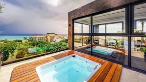 Unclassified image, 5 of 30, button - Studio with Rooftop Pool, Jacuzzi & Ocean Views (Playa del Carmen)