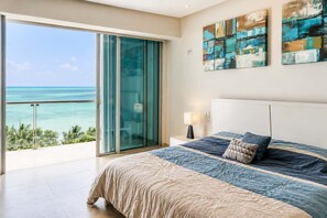 Internet, bed sheets - Beachfront 3BR Condo | Ocean Views | Pool & Beach (Cancún)