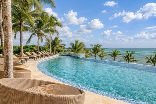 Beachfront 3BR Condo | Ocean Views | Pool & Beach