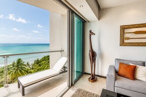 Interior - Beachfront 3BR Condo | Ocean Views | Pool & Beach (Cancún)