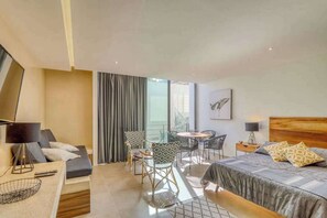 WiFi - Playa Studio · Rooftop Pool · Walk to 5th Ave (Playa del Carmen)