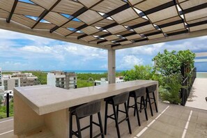Terrace/patio - Beachfront 2BR | Rooftop Pool | Playa (Playa del Carmen)