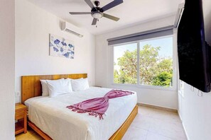 1 bedroom, iron/ironing board, WiFi, bed sheets - 1BR condo near Akumal beach, rooftop pool (Akumal)