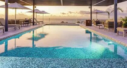 Oceanfront 1BR, Rooftop Pool, Gym, Walk to Beach