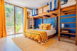 Tabla de planchar con plancha, wifi, ropa de cama
