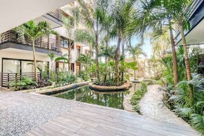 Pool - 1BR Playa Condo · Pool, Gym · Walk to 5th Ave (Playa del Carmen)