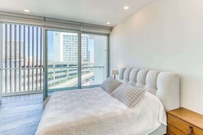 Internet, bed sheets - Ocean view condo w/ luxury pool rooftop access (Cancún)
