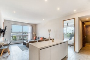 Interior - Playa del Carmen 2BR - Rooftop Pool - City View (Playa del Carmen)