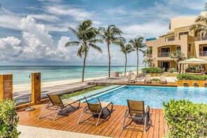 Pool - 2BR Condo · Infinity Pool · Steps to 5th Ave (Playa del Carmen)
