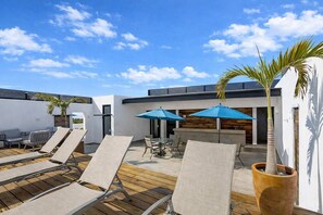 Terrace/patio - ICONO Ocean-View Condo | Rooftop Pool, Playa (Playa del Carmen)