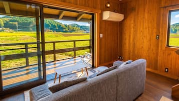 Cabin, 2 Bedrooms, Mountain View | Interior