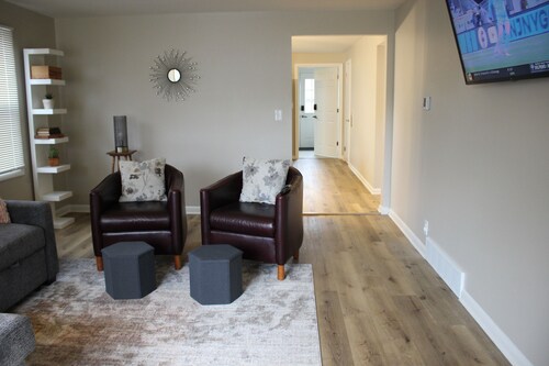 Lambeau Flats Lower 2-Bedroom Condo in Green Bay