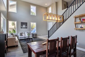 Interior - Palm Tree Lane Retreat in Murrieta: Private Pool, Spa, Loft, Balcony, Ideal Mid-Term Stay +Solar EV! (Murrieta)