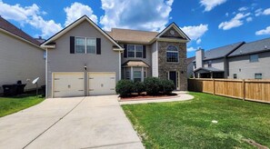 Exterior - Masters Week Luxury Rental 5BR 15 Min to Augusta National Private Parking (Augusta)