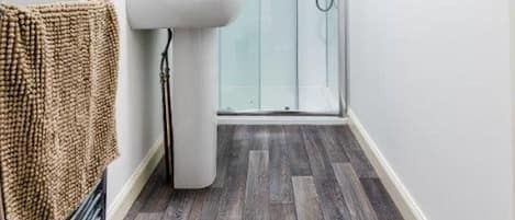 Douche, baignoire relaxante profonde